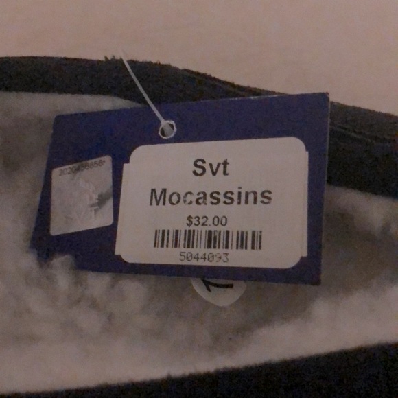 Nu Trendz mocassins, leukemias slippers size 14 but feels more like11 or12 - Picture 6 of 7